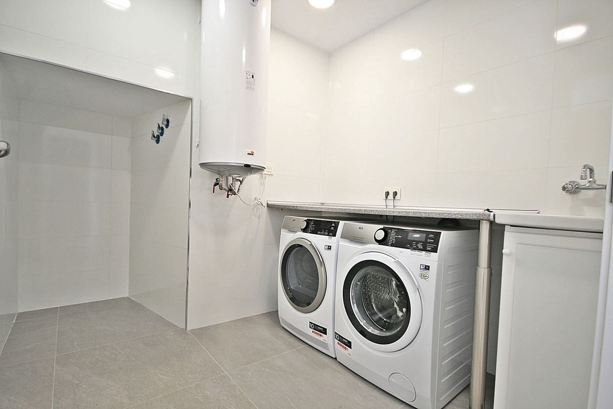 4 Zimmer Villa zu verkaufen in Riviera del Sol mit Pool Garage - 1.750.000 € (Ref: 9402673)