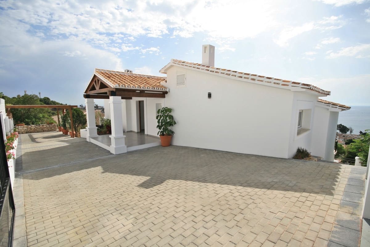 4 Zimmer Villa zu verkaufen in Riviera del Sol mit Pool Garage - 1.750.000 € (Ref: 9402673)