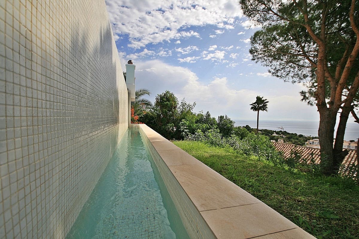 4 Zimmer Villa zu verkaufen in Riviera del Sol mit Pool Garage - 1.750.000 € (Ref: 9402673)