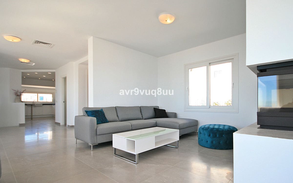 4 bedroom Villa for sale in Riviera del Sol with pool garage - € 1,750,000 (Ref: 9402673)