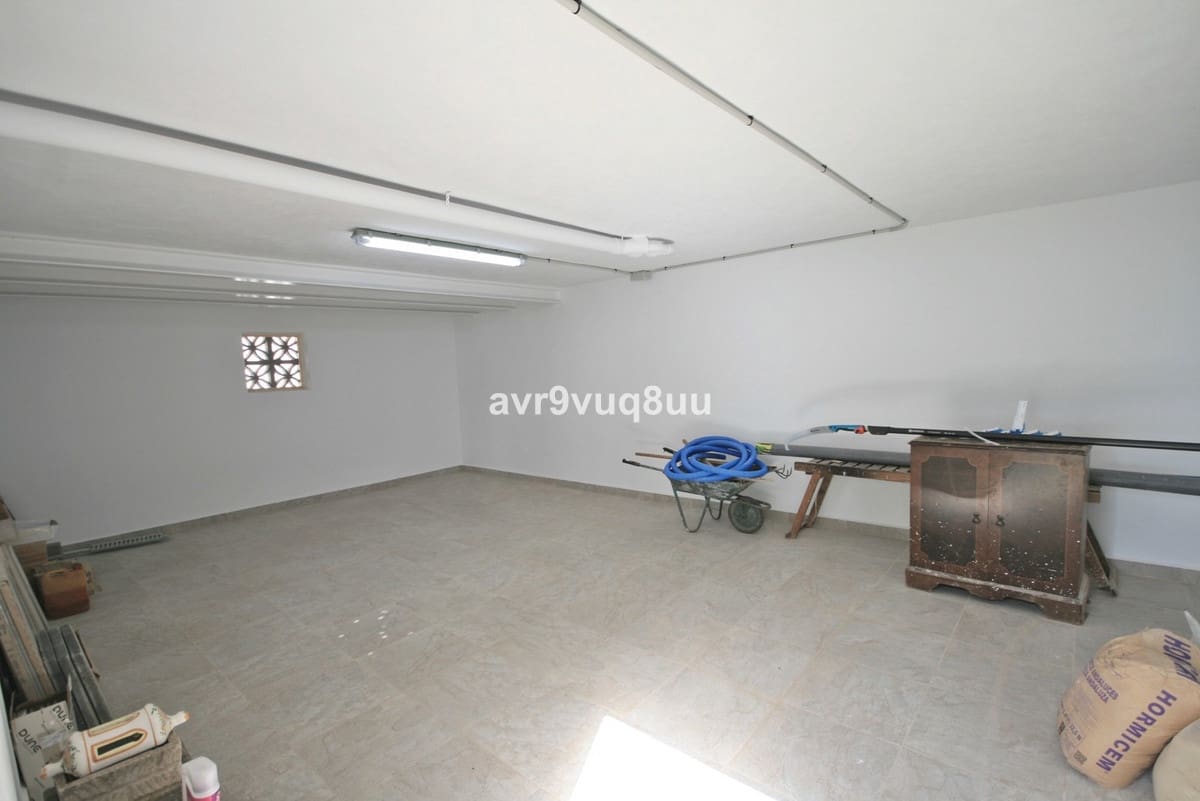 4 bedroom Villa for sale in Riviera del Sol with pool garage - € 1,750,000 (Ref: 9402673)