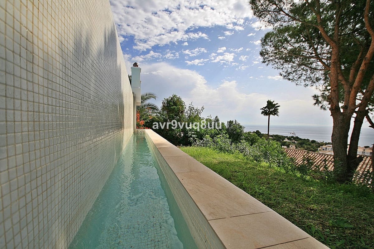 4 bedroom Villa for sale in Riviera del Sol with pool garage - € 1,750,000 (Ref: 9402673)