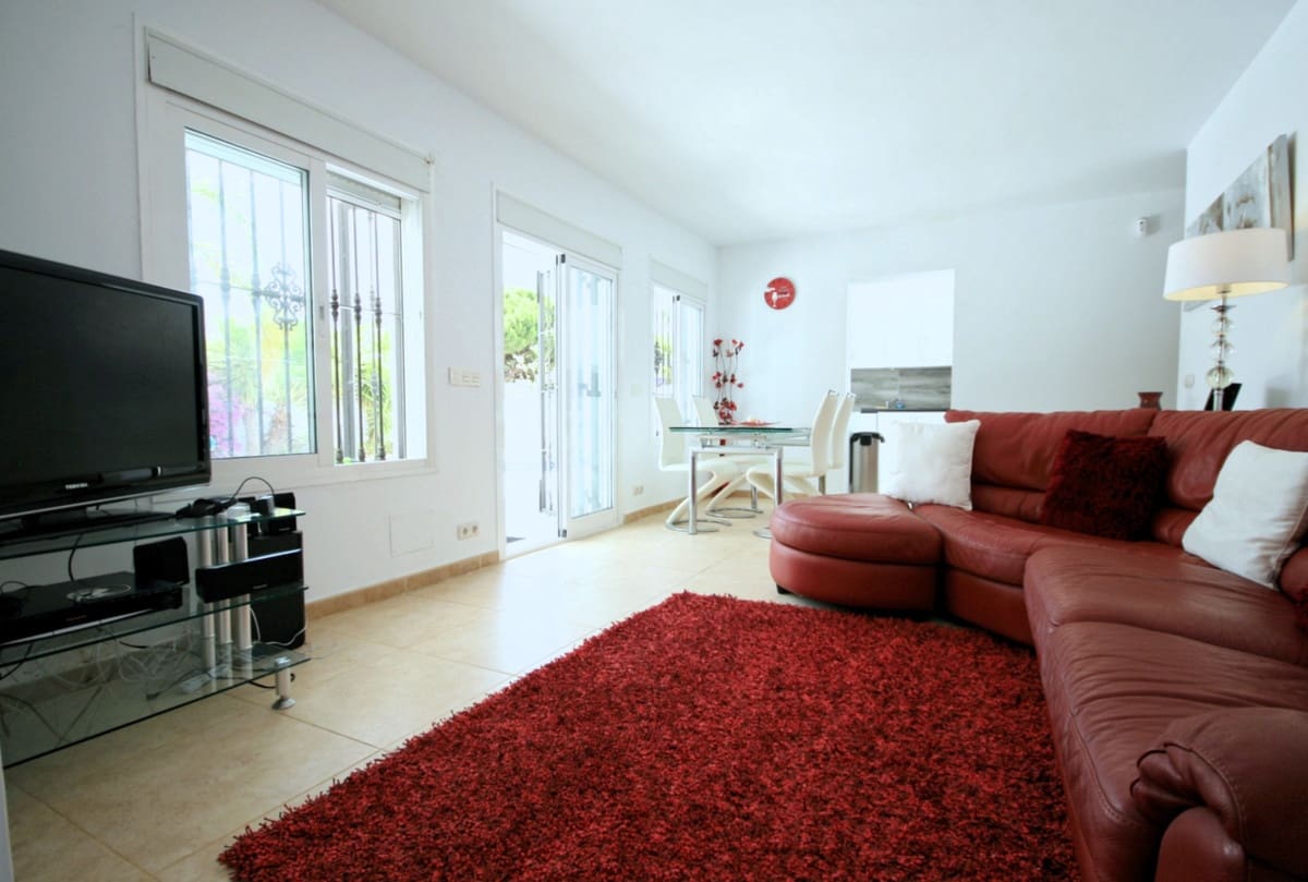 4 sypialnia Willa na sprzedaż w La Cala de Mijas z basenem garażem - 995 000 € (Ref: 9402674)