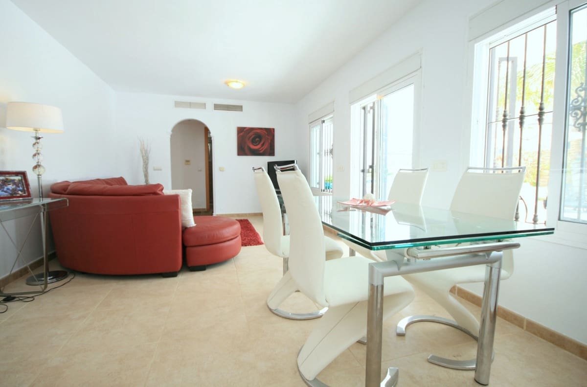 4 sovrum Villa till salu i La Cala de Mijas med pool garage - 995 000 € (Ref: 9402674)