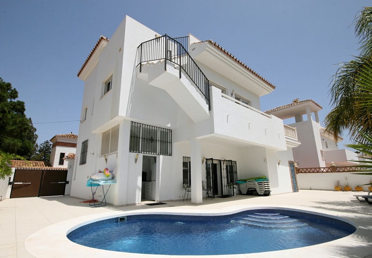 4 sovrum Villa till salu i La Cala de Mijas med pool garage - 995 000 € (Ref: 9402674)