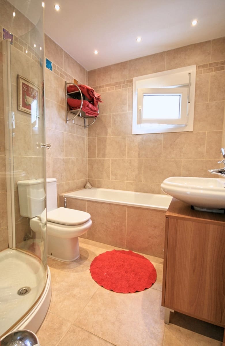 4 sovrum Villa till salu i La Cala de Mijas med pool garage - 995 000 € (Ref: 9402674)