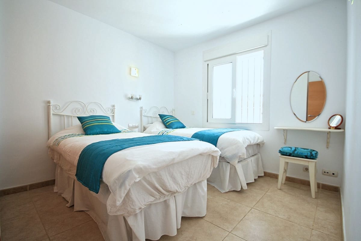 4 soveværelse Villa til salg i La Cala de Mijas med swimmingpool garage - € 995.000 (Ref: 9402674)