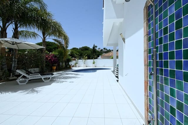 4 chambre Villa/Maison à vendre à La Cala de Mijas, Mijas avec piscine garage - 995 000 € (Ref: 9402674)