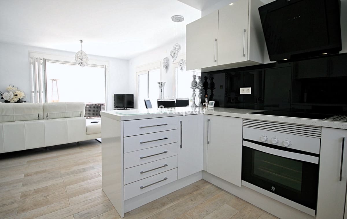 4 sovrum Villa till salu i La Cala de Mijas med pool garage - 995 000 € (Ref: 9402674)