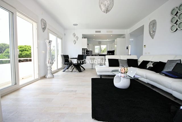 4 soveværelse Villa til salg i La Cala de Mijas, Mijas med swimmingpool garage - € 995.000 (Ref: 9402674)