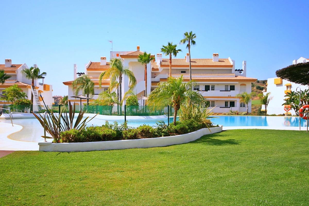 2 slaapkamer Appartement te koop in Mijas Costa met zwembad garage - € 285.000 (Ref: 9404729)
