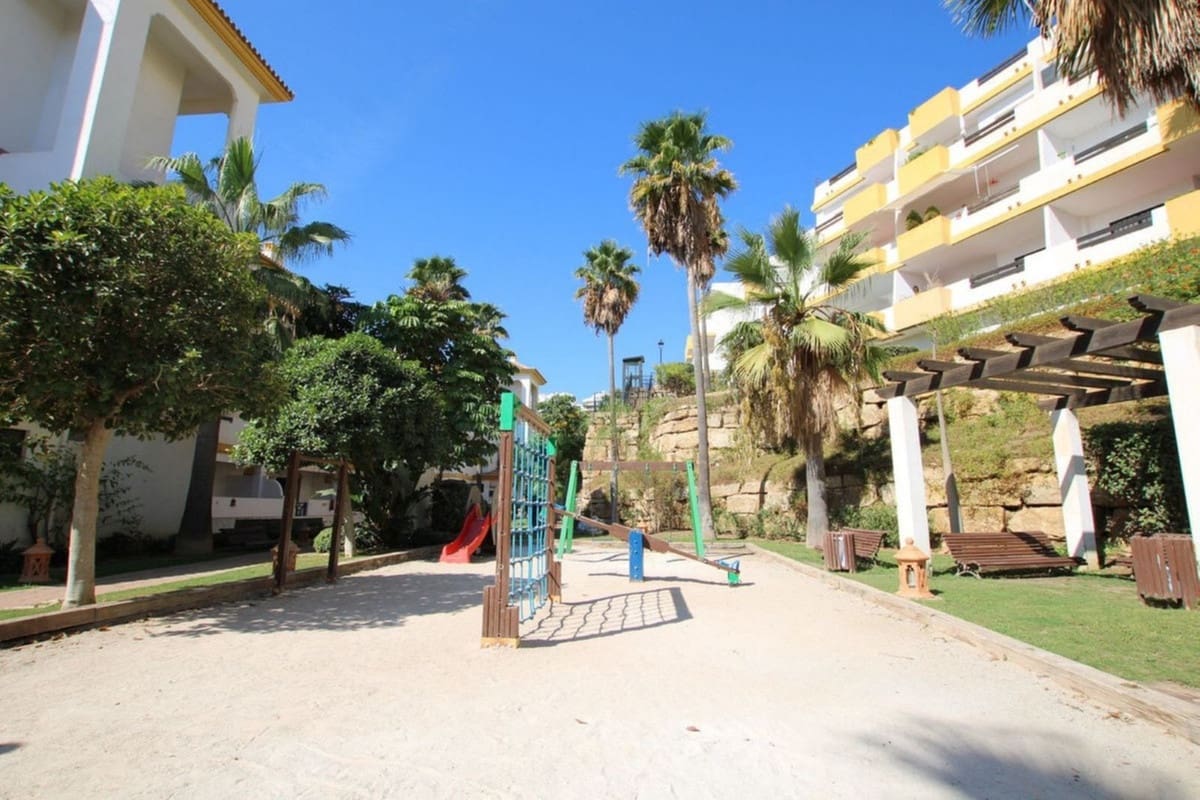 2 bedroom Apartment for sale in Mijas Costa with pool garage - € 285,000 (Ref: 9404729)