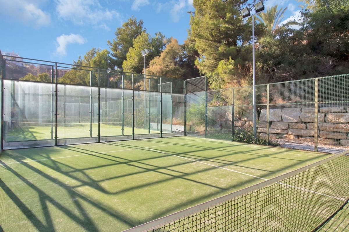 2 bedroom Apartment for sale in Mijas Costa with pool garage - € 285,000 (Ref: 9404729)