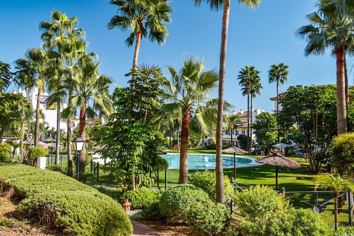 2 bedroom Apartment for sale in Mijas Costa with pool garage - € 285,000 (Ref: 9404729)