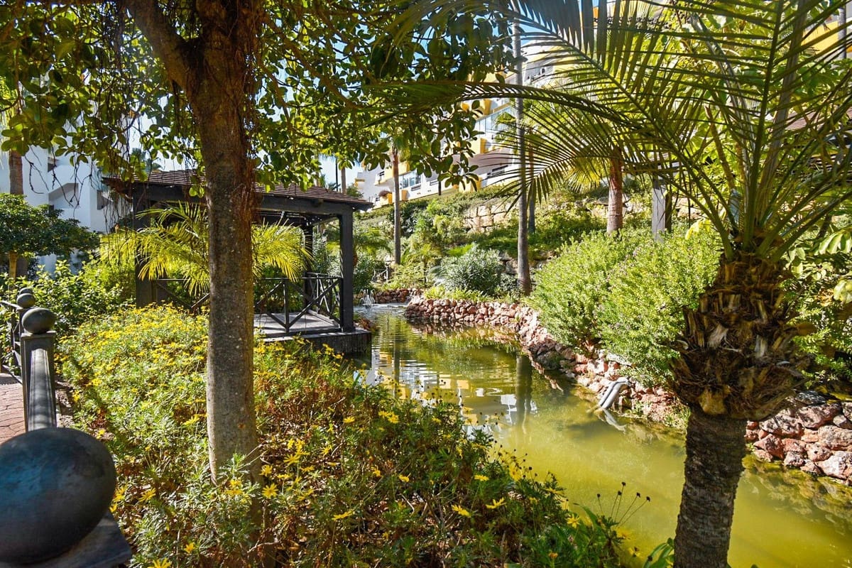 2 bedroom Apartment for sale in Mijas Costa with pool garage - € 285,000 (Ref: 9404729)