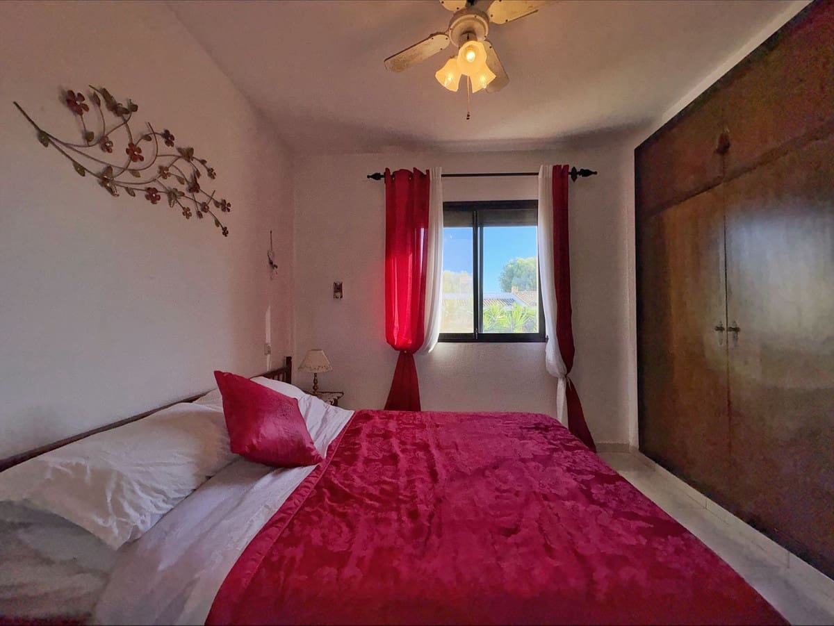 1 bedroom Penthouse for sale in La Cala de Mijas with pool - € 225,000 (Ref: 9415292)