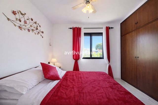 Ático de 1 habitación en La Cala de Mijas, Mijas en venta con piscina - 224.999 € (Ref: 9415292)