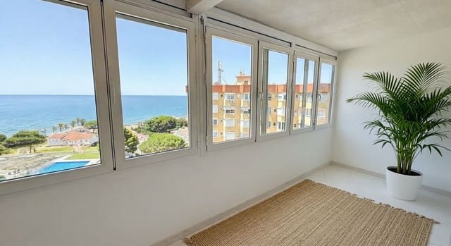 1 makuuhuone Kattohuoneisto myytävänä paikassa La Cala de Mijas, Mijas mukana uima-altaan - 235 000 € (Ref: 9415292)