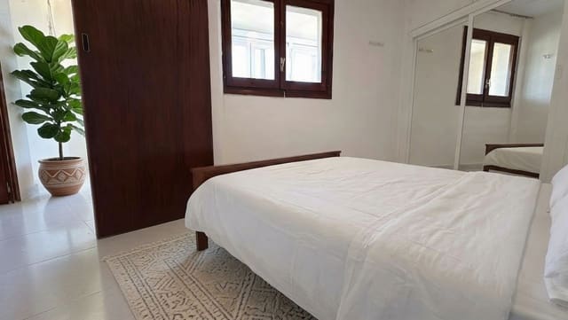 1 makuuhuone Kattohuoneisto myytävänä paikassa La Cala de Mijas, Mijas mukana uima-altaan - 235 000 € (Ref: 9415292)