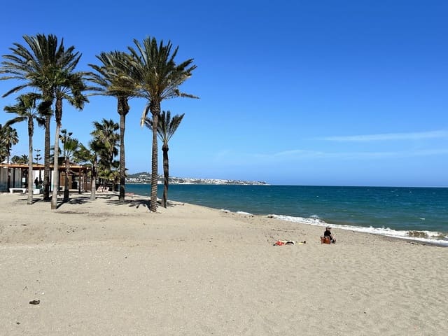 1 makuuhuone Kattohuoneisto myytävänä paikassa La Cala de Mijas, Mijas mukana uima-altaan - 235 000 € (Ref: 9415292)