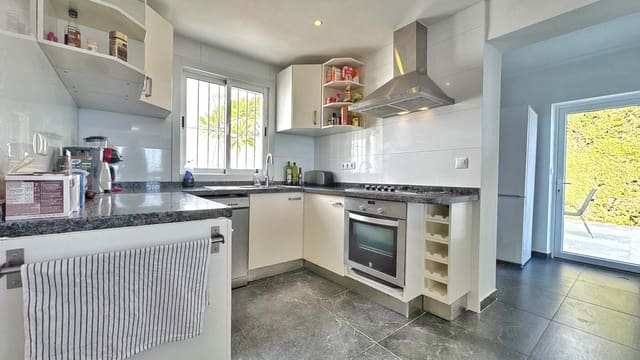 5 sypialnia Willa na sprzedaż w La Cala de Mijas, Mijas z basenem garażem - 1 425 000 € (Ref: 9438055)