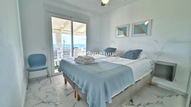 5 bedroom Villa for sale in La Cala de Mijas, Mijas with pool garage - € 1,375,000 (Ref: 9438055)