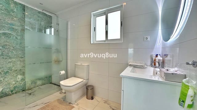 5 bedroom Villa for sale in La Cala de Mijas, Mijas with pool garage - € 1,375,000 (Ref: 9438055)