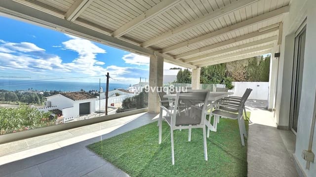 5 bedroom Villa for sale in La Cala de Mijas, Mijas with pool garage - € 1,375,000 (Ref: 9438055)