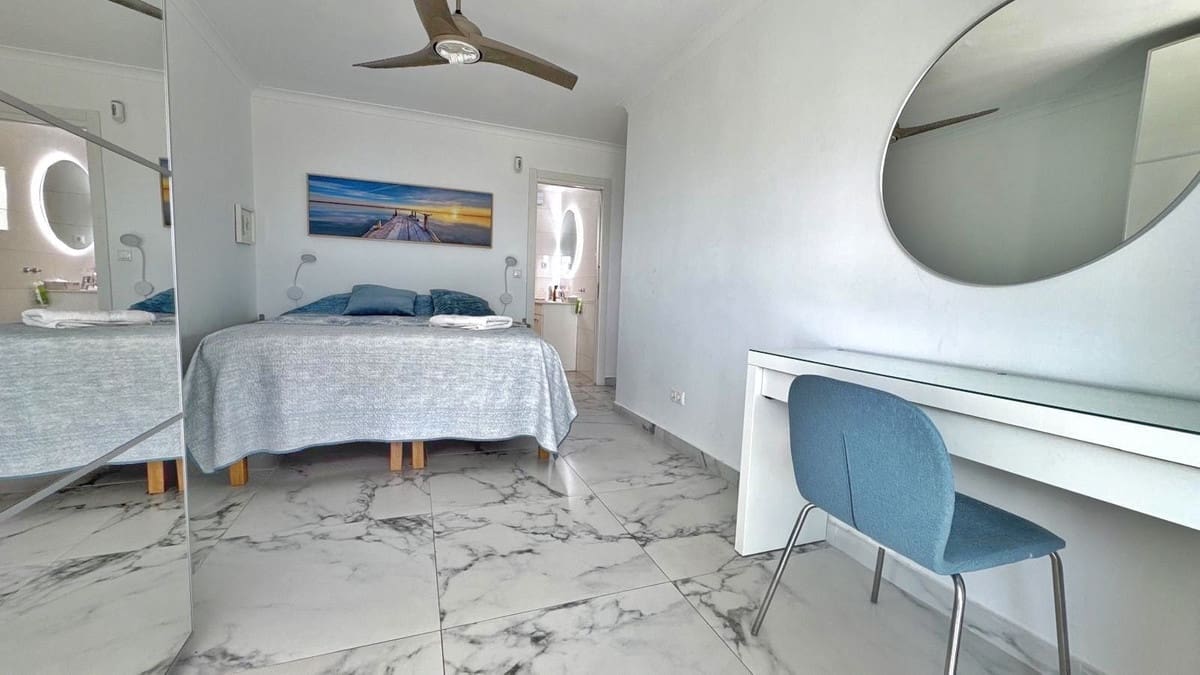 5 bedroom Villa for sale in La Cala de Mijas with pool garage - € 1,375,000 (Ref: 9438055)