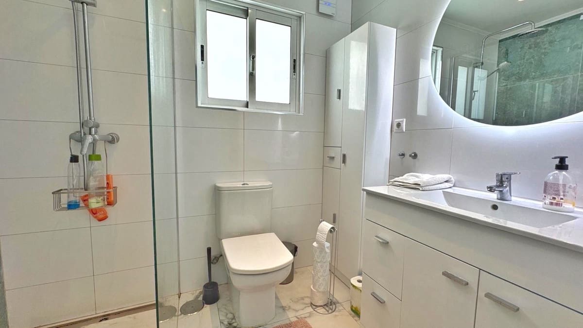 5 bedroom Villa for sale in La Cala de Mijas with pool garage - € 1,375,000 (Ref: 9438055)