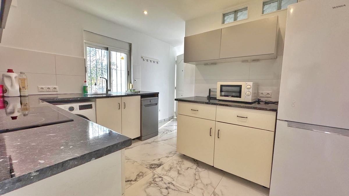 5 bedroom Villa for sale in La Cala de Mijas with pool garage - € 1,375,000 (Ref: 9438055)