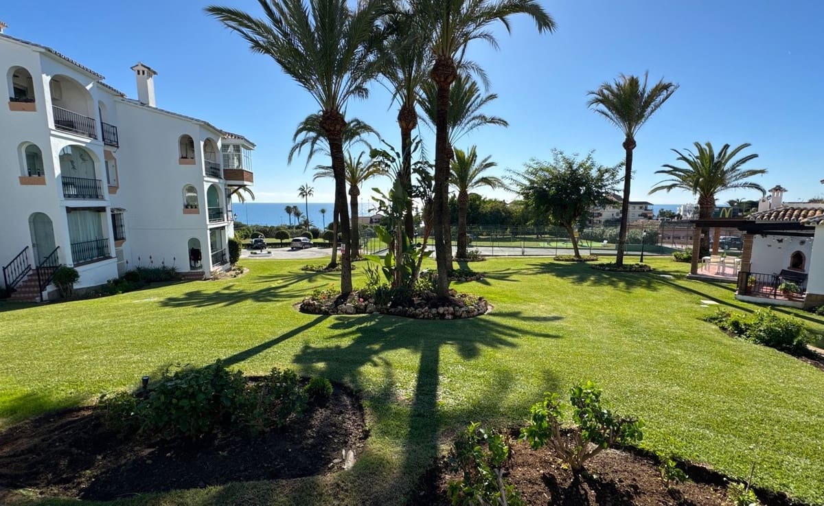 2 bedroom Villa for sale in Riviera del Sol with pool garage - € 385,000 (Ref: 9451417)