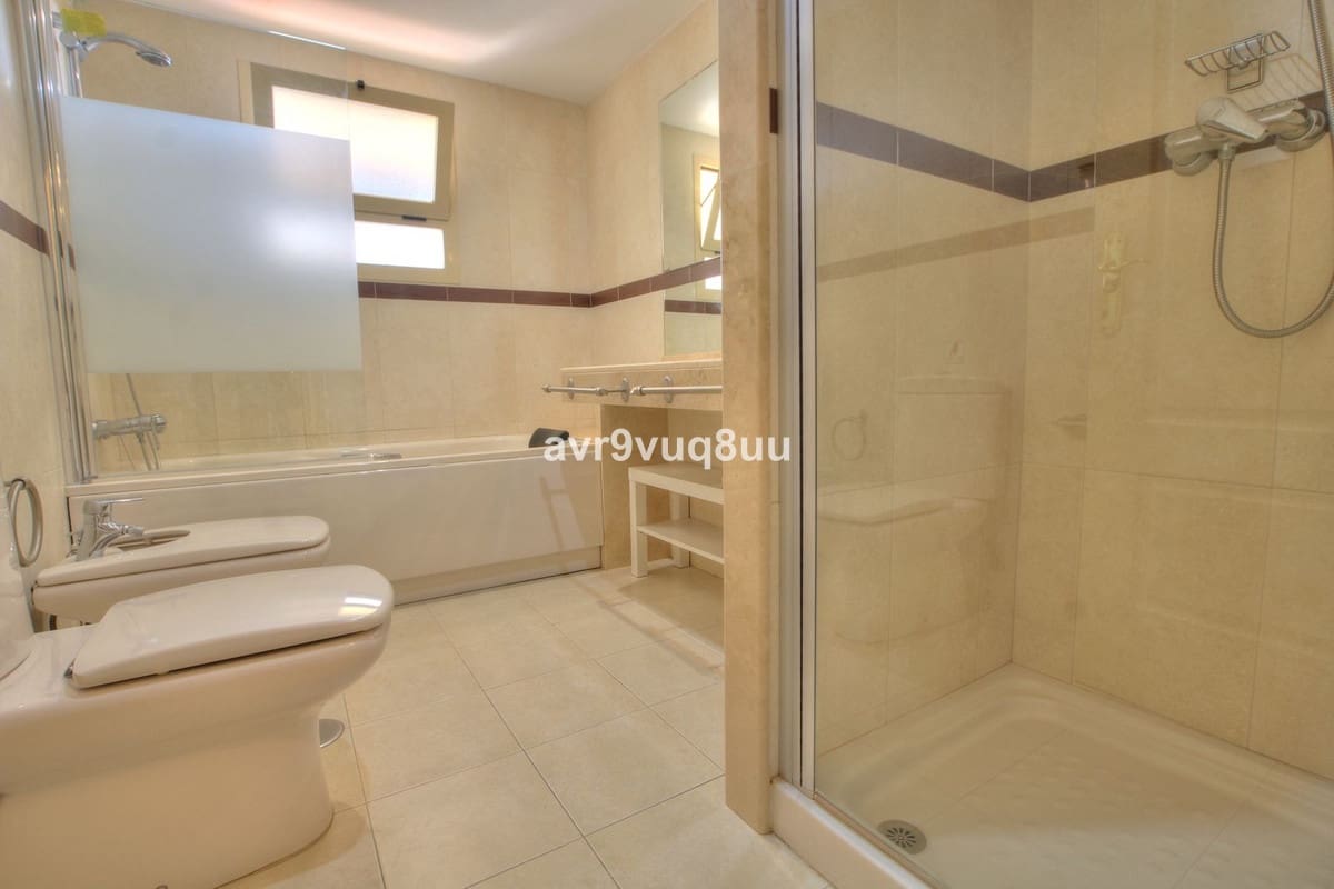 2 bedroom Apartment for rent in Mijas Costa with pool garage - € 1,800 (Ref: 9503485)