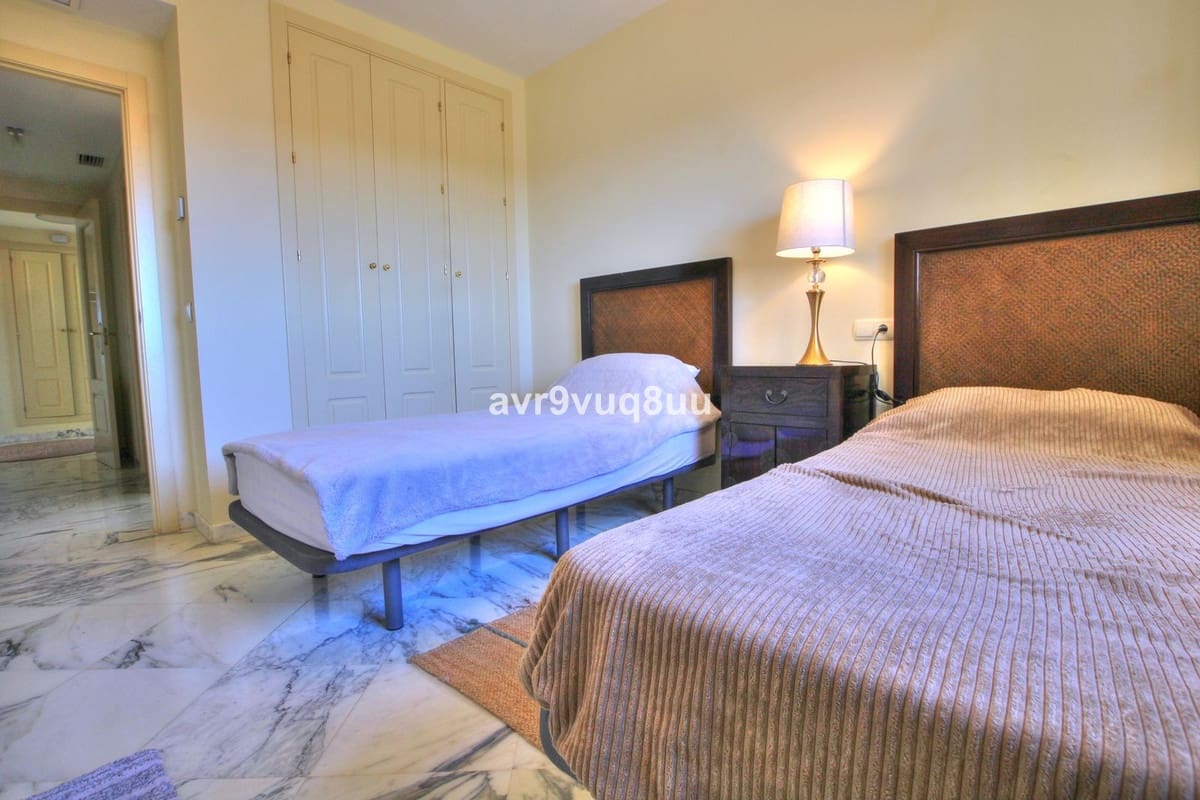 2 bedroom Apartment for rent in Mijas Costa with pool garage - € 1,800 (Ref: 9503485)