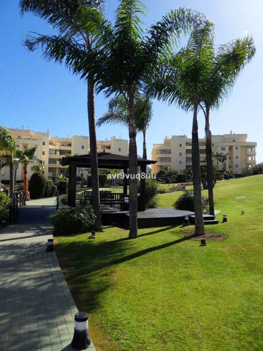 2 bedroom Apartment for rent in Mijas Costa with pool garage - € 1,800 (Ref: 9503485)