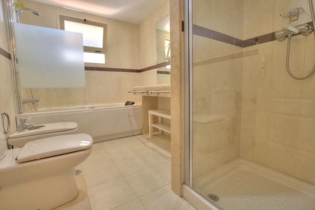 2 soveværelse Lejlighed til leje i Mijas Costa, Mijas med swimmingpool garage - € 1.800 (Ref: 9503485)