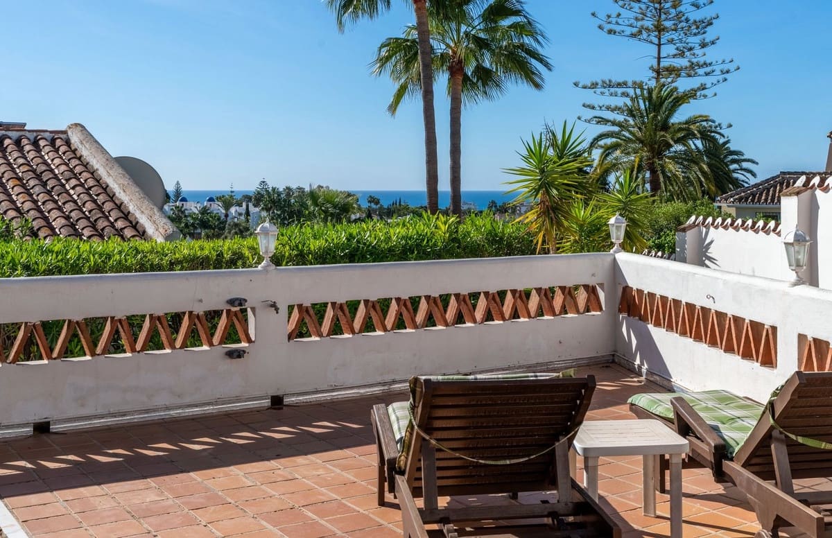 3 bedroom Villa for sale in Calahonda - € 580,000 (Ref: 9506473)