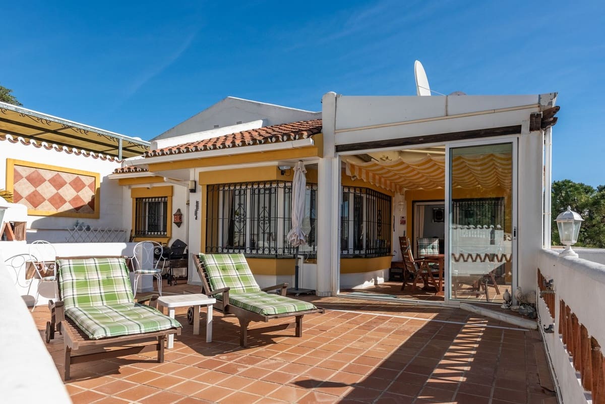 3 bedroom Villa for sale in Calahonda - € 580,000 (Ref: 9506473)