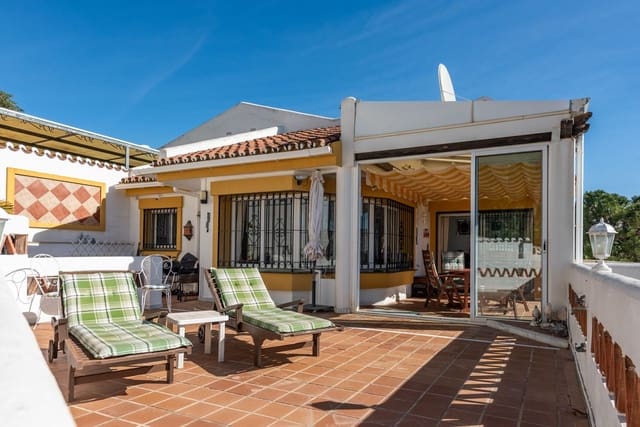 3 bedroom Villa for sale in Calahonda, Mijas - € 580,000 (Ref: 9506473)