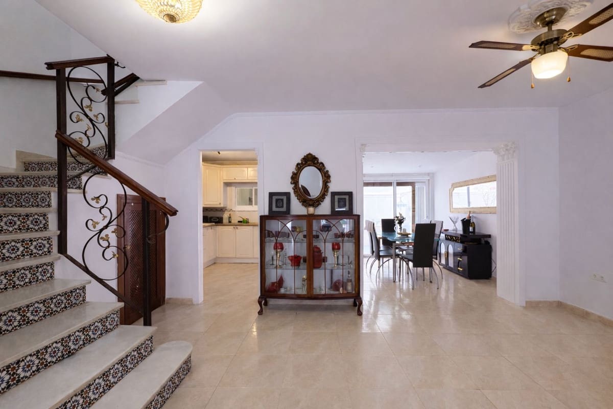 3 quarto Casa em Banda para arrendar em La Cala de Mijas com garagem - 1 800 € (Ref: 9517920)