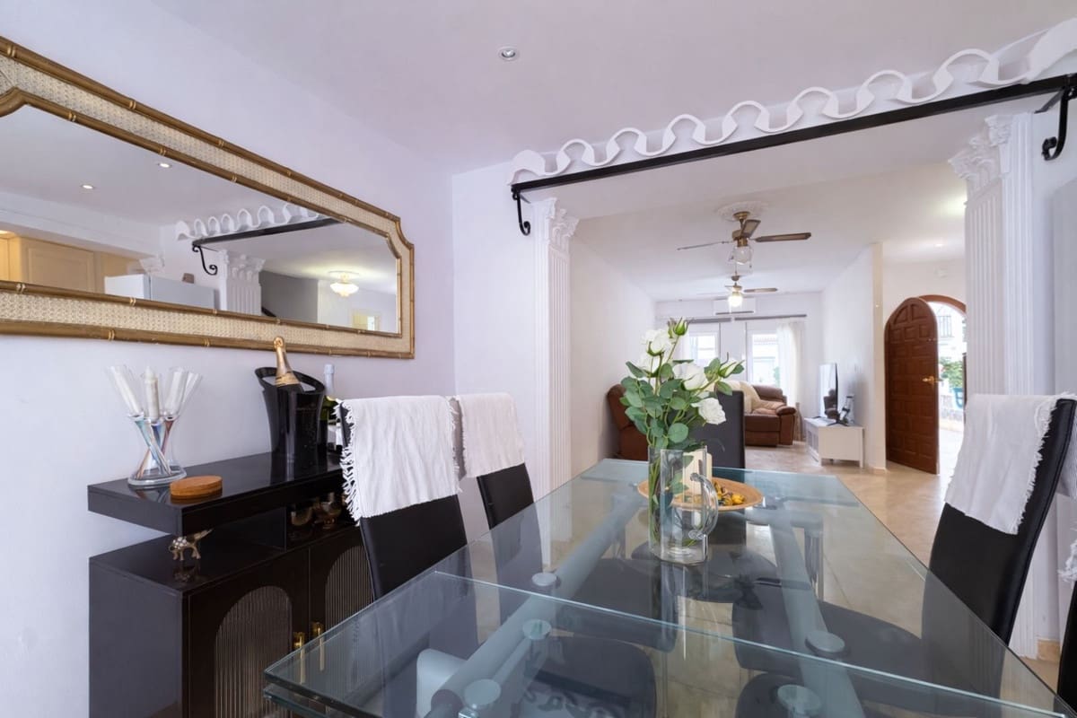 3 quarto Casa em Banda para arrendar em La Cala de Mijas com garagem - 1 800 € (Ref: 9517920)