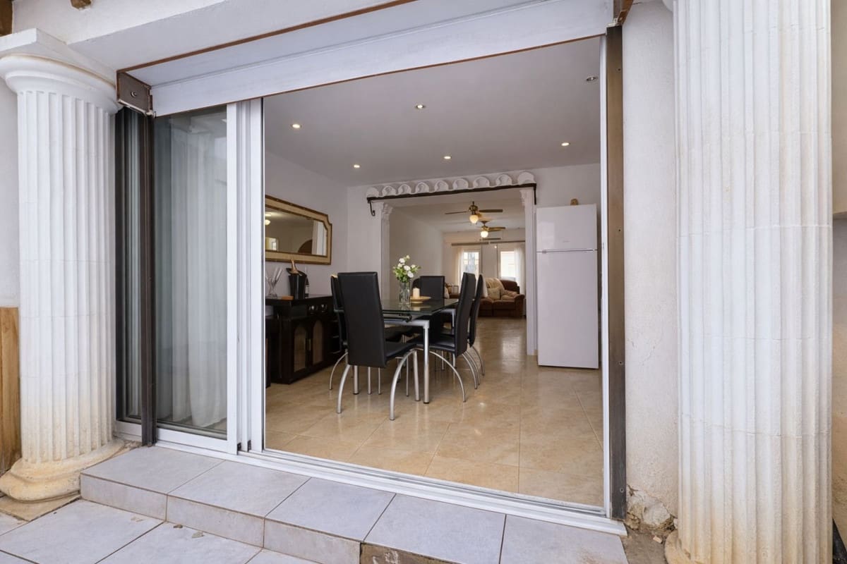 3 quarto Casa em Banda para arrendar em La Cala de Mijas com garagem - 1 800 € (Ref: 9517920)