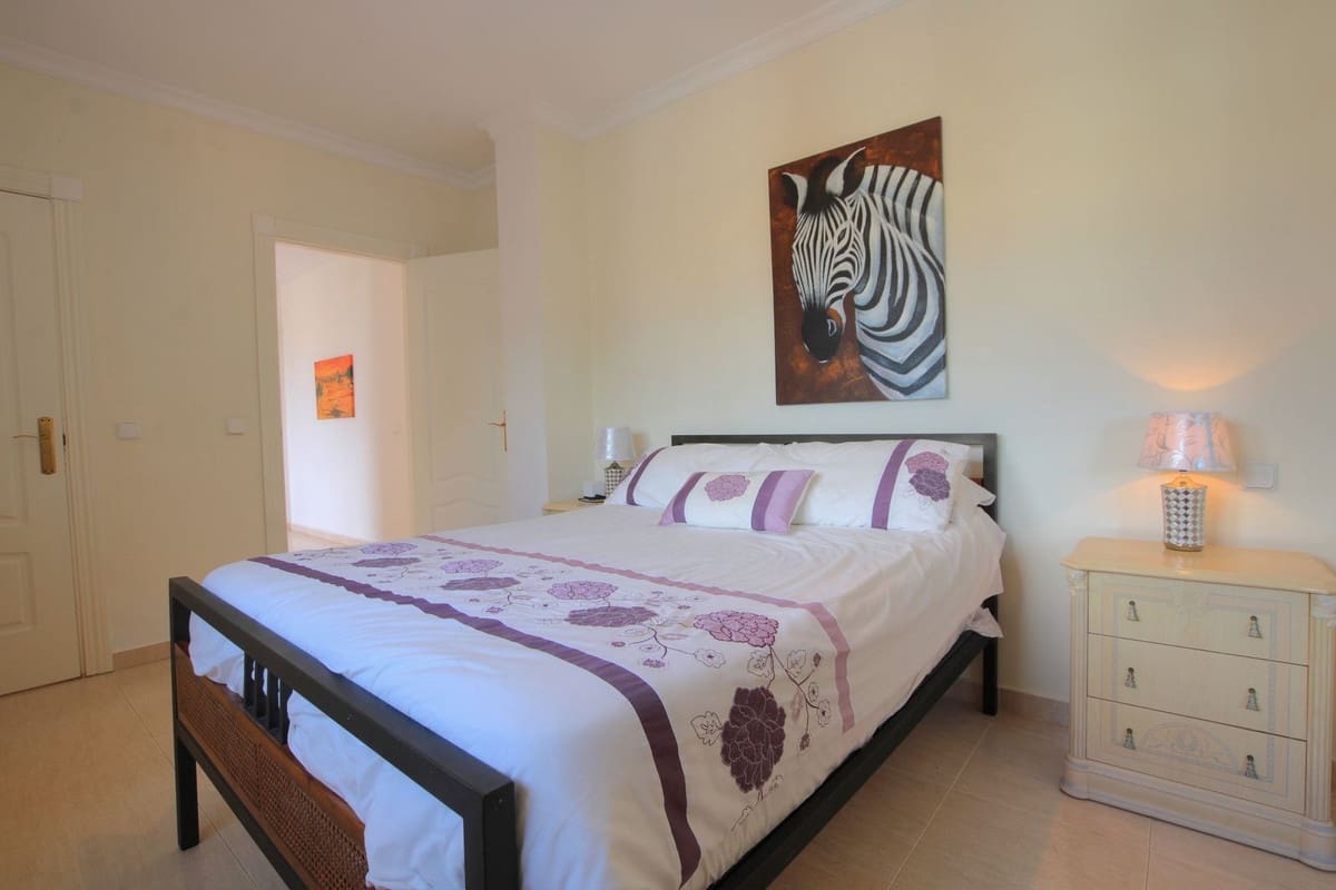 7 bedroom Villa for sale in La Cala Golf with pool garage - € 1,250,000 (Ref: 9539072)