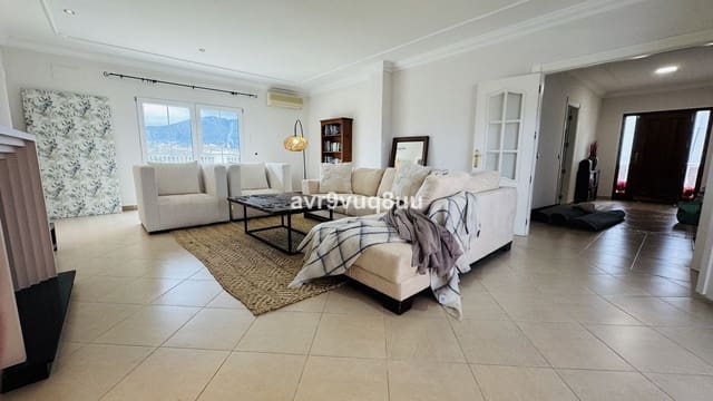 7 slaapkamer Villa te koop in La Cala Golf, Mijas met zwembad garage - € 1.250.000 (Ref: 9539072)