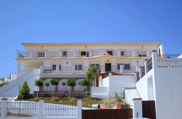 7 bedroom Villa for sale in La Cala Golf, Mijas with pool garage - € 1,250,000 (Ref: 9539072)