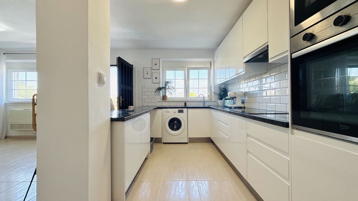 6 bedroom Villa for sale in La Cala Golf with pool garage - € 1,295,000 (Ref: 9539072)