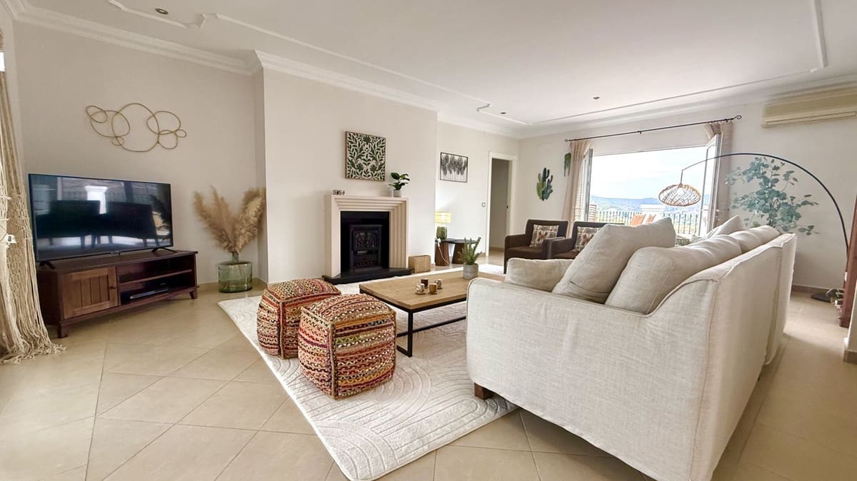 6 bedroom Villa for sale in La Cala Golf with pool garage - € 1,295,000 (Ref: 9539072)