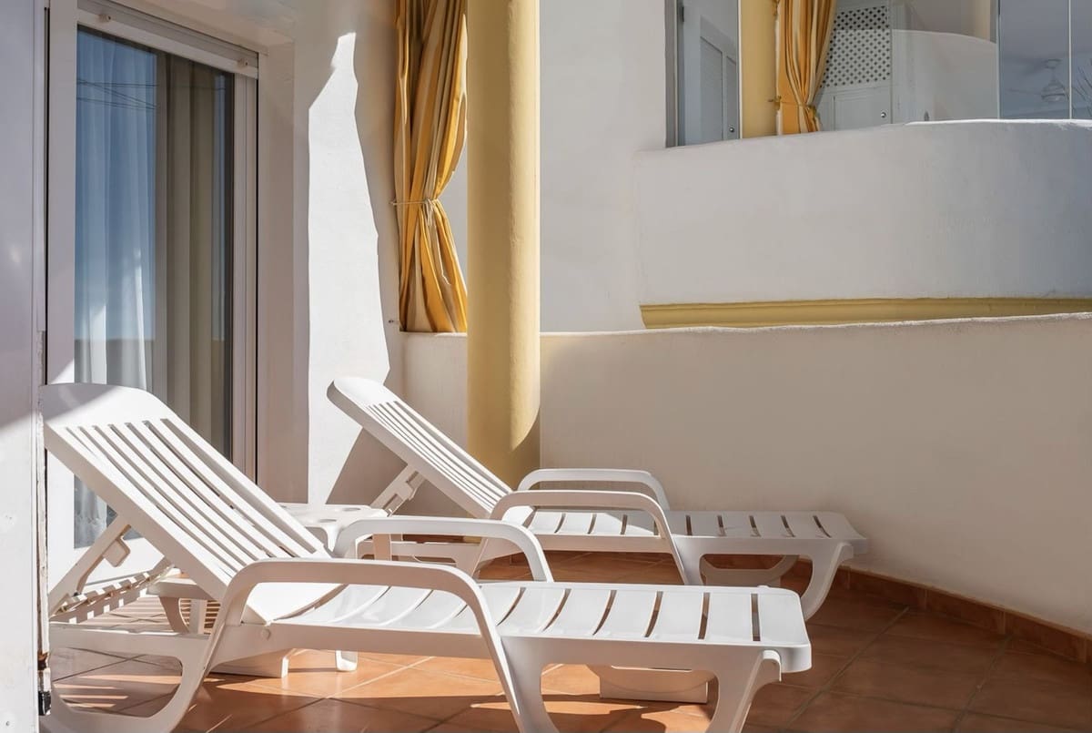 2 slaapkamer Appartement te koop in Calahonda met zwembad garage - € 269.000 (Ref: 9563768)