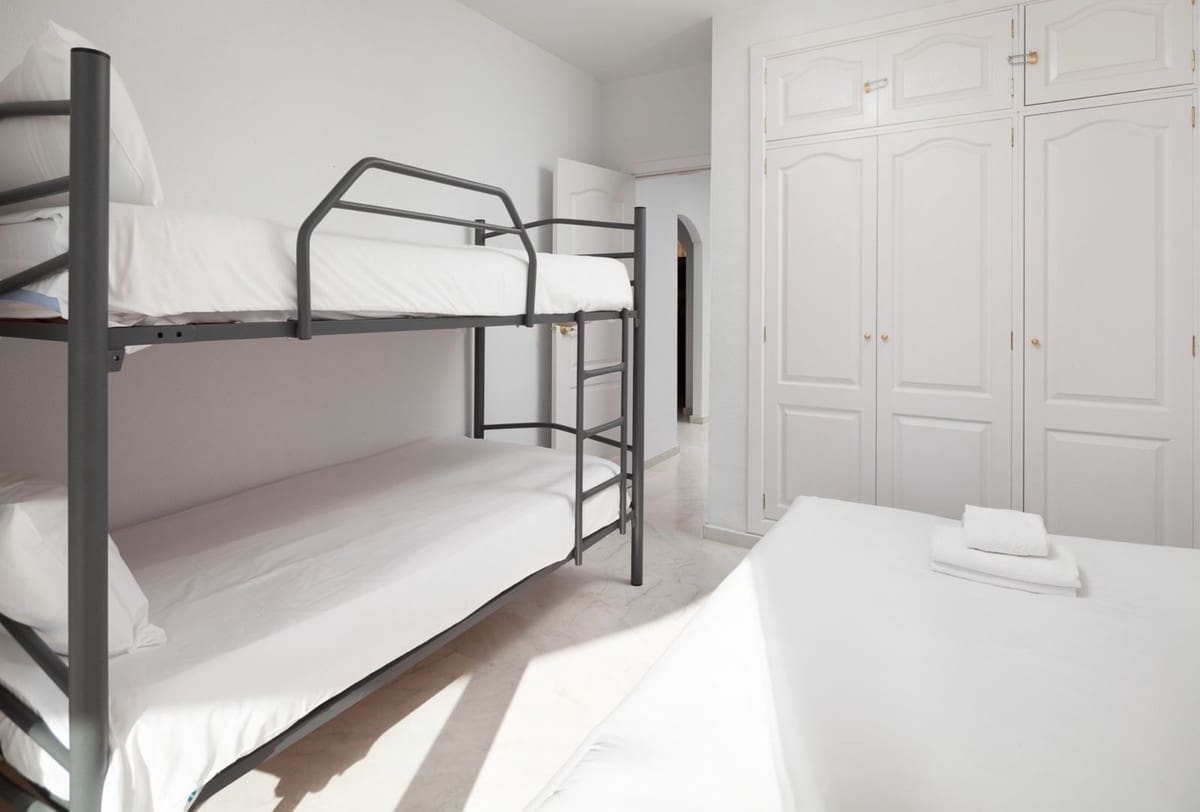 2 slaapkamer Appartement te koop in Calahonda met zwembad garage - € 269.000 (Ref: 9563768)