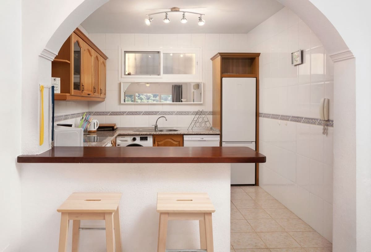 2 slaapkamer Appartement te koop in Calahonda met zwembad garage - € 269.000 (Ref: 9563768)